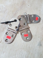 Flat-Rounded Hinges