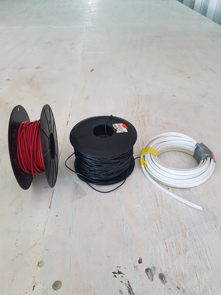 Various Pcs. Electrical cables/wire from
