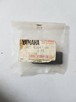 Yamaha 6L5-42647-00v- Clamp band holder