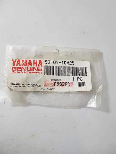 Yamaha 93101-10M25 - Oil Seal