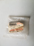 Yamaha EU0-65772-00 - Hook