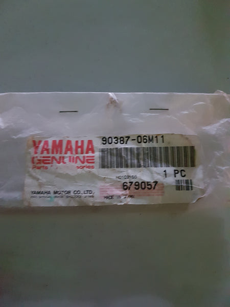 Yamaha 90387-06M11 - Collar